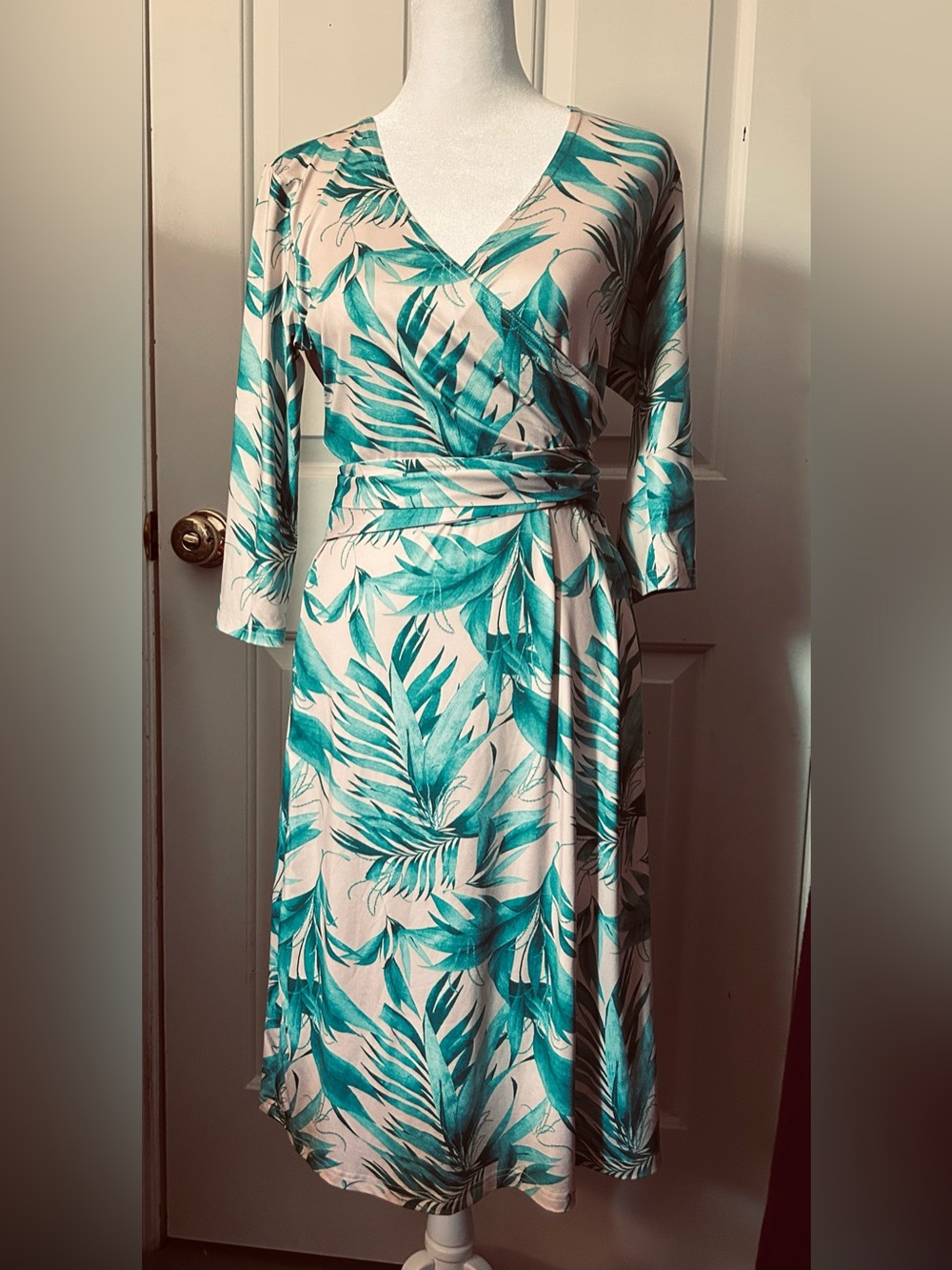 Patty Boutik V-Neck Faux Wrap Dress Pink With Tropical Print Pattern Size Small